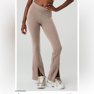 All Airbrush High-Waist 7/8 Flutter Legging Taupe